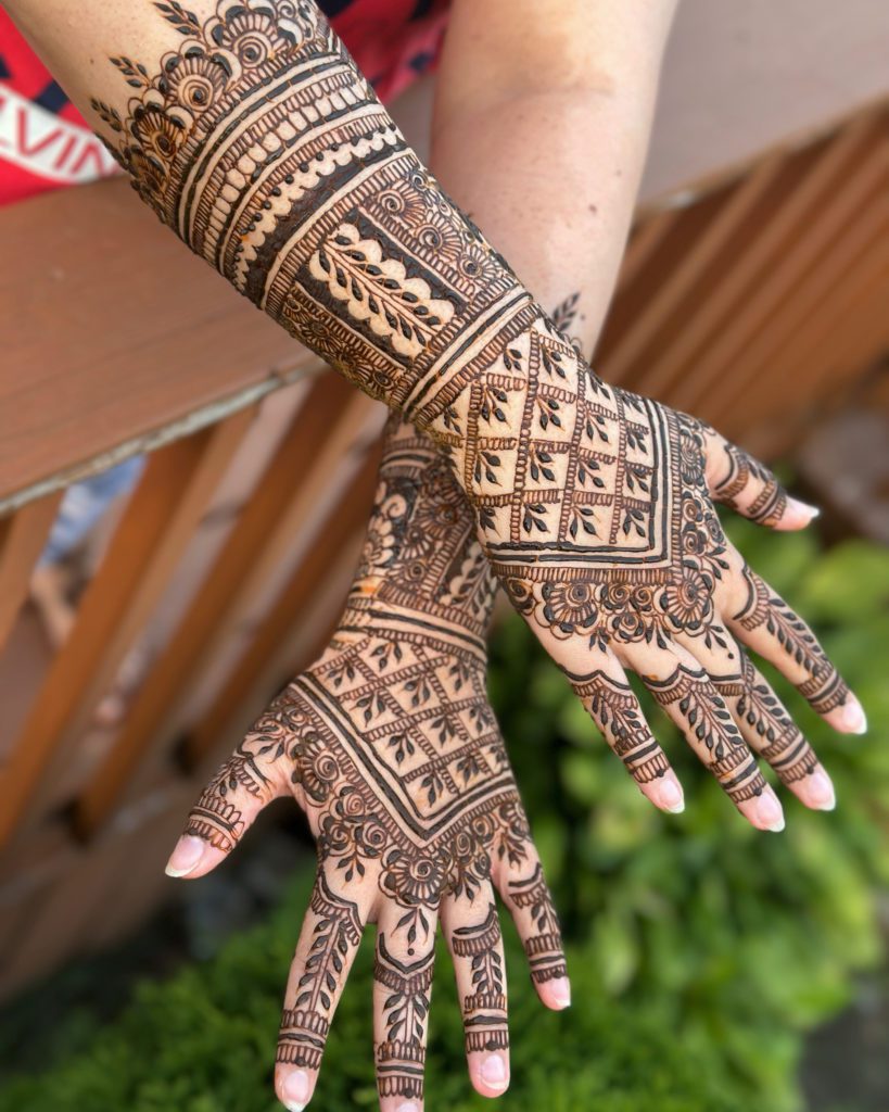 30+ Unique Mehndi Designs For Brides & Bridal Party - Eternity